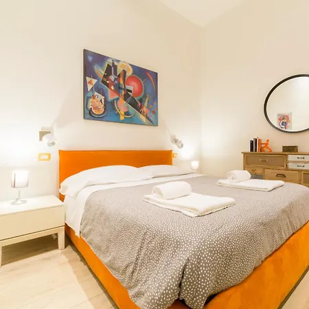 Gallery Flat - S. Maria Novella Apartment